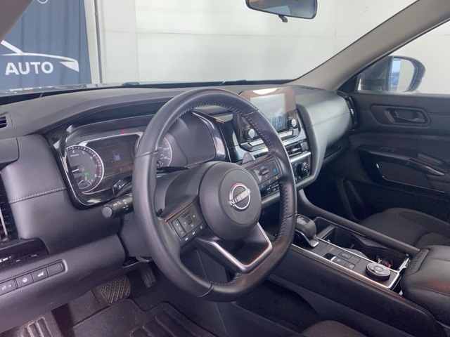 2025 Nissan Pathfinder SV photo 4