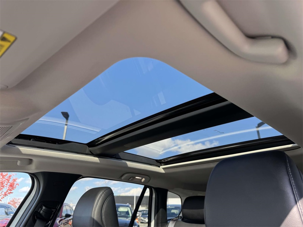 2025 Mazda CX-50 Premium photo 3