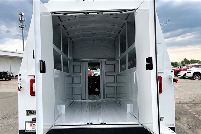 2024 Chevrolet Express 3500 Work Van Cutaway photo 4