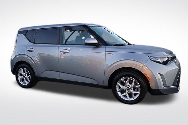2023 Kia Soul LX photo 7