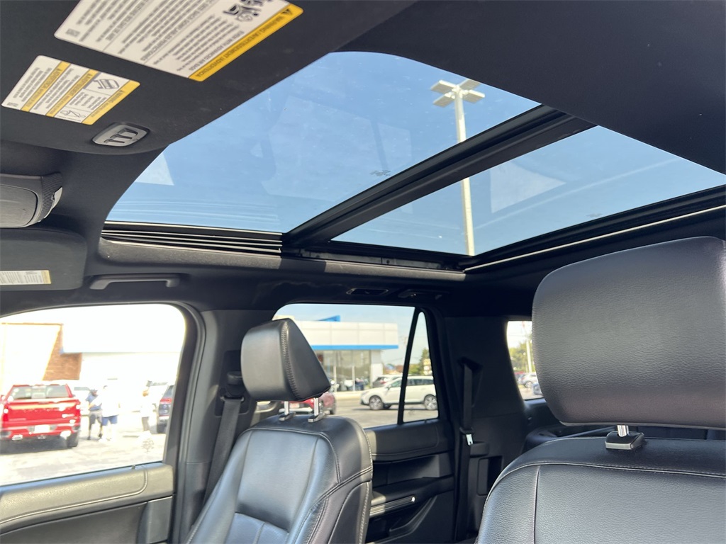2021 Ford Expedition MAX XLT photo 17