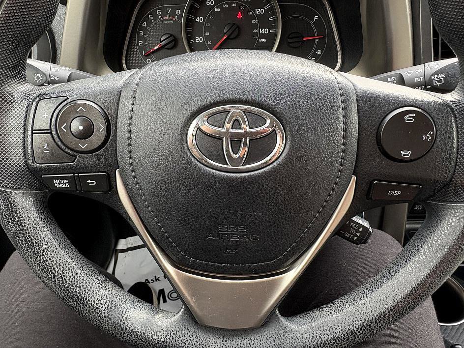 2015 Toyota RAV4 LE photo 17