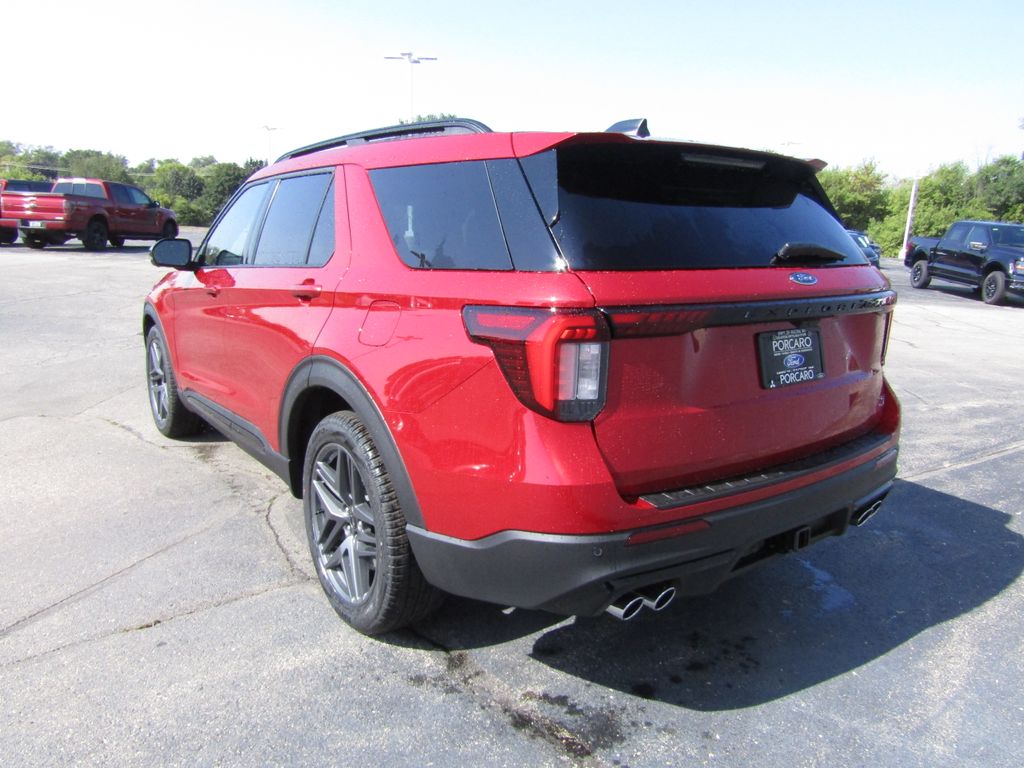 2025 Ford Explorer ST photo 2