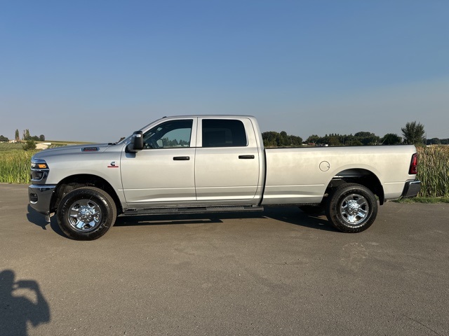 2026 Ram 3500 Tradesman photo 2