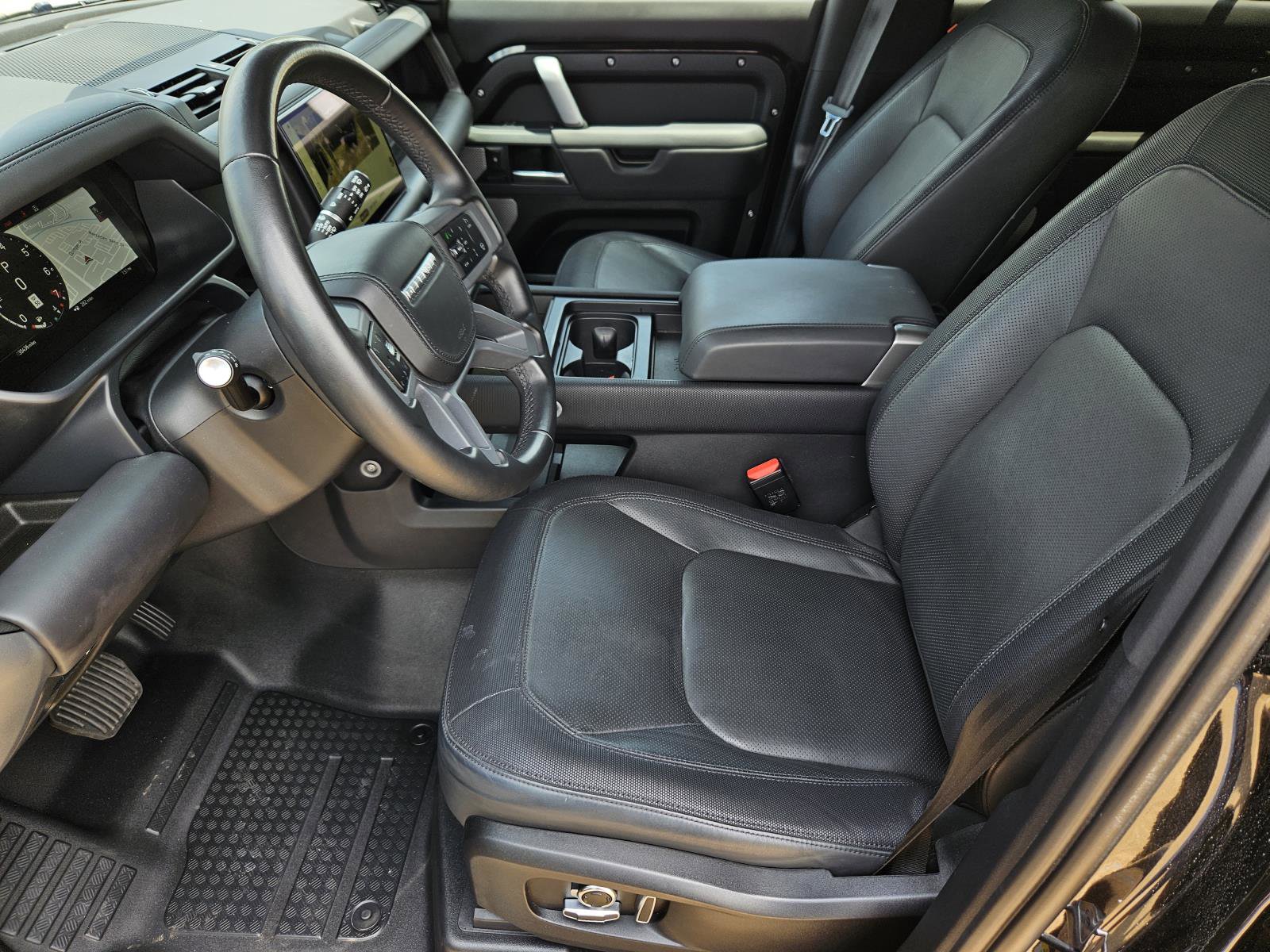 2023 Land Rover Defender X-Dynamic SE photo 24