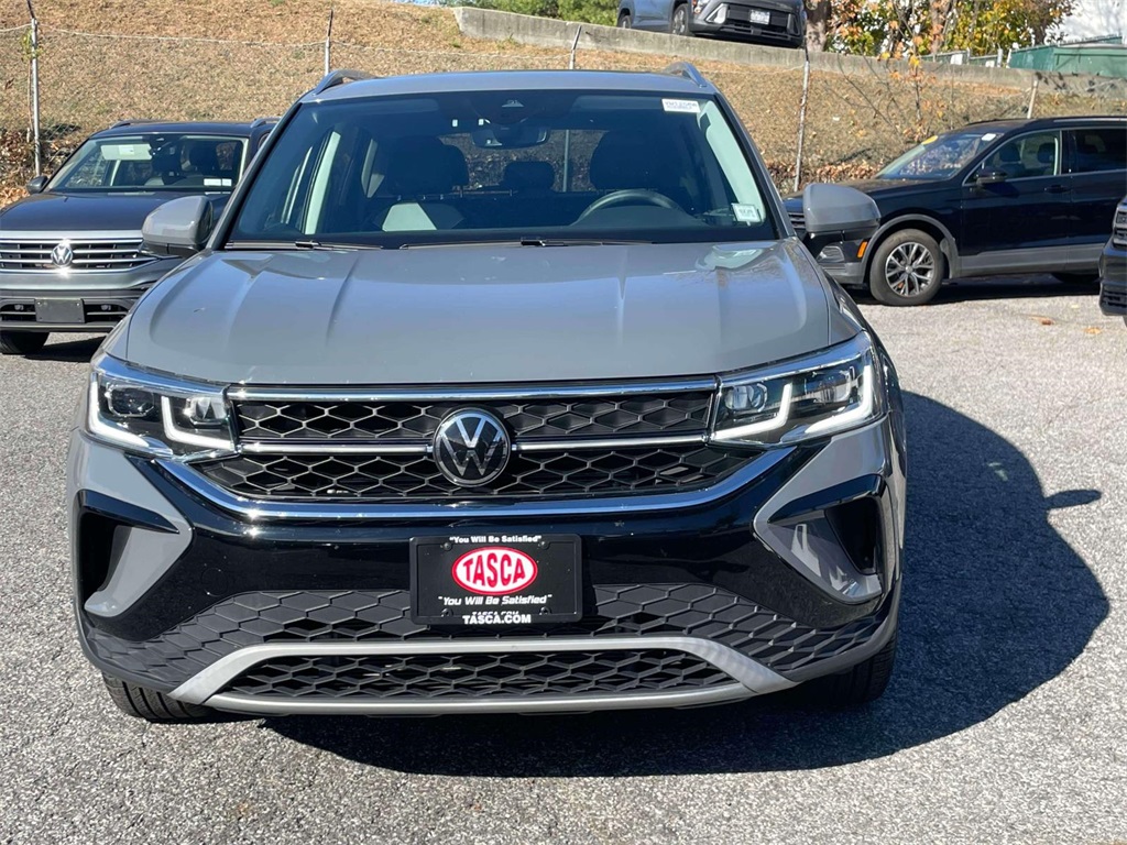 2023 Volkswagen Taos SEL photo 2