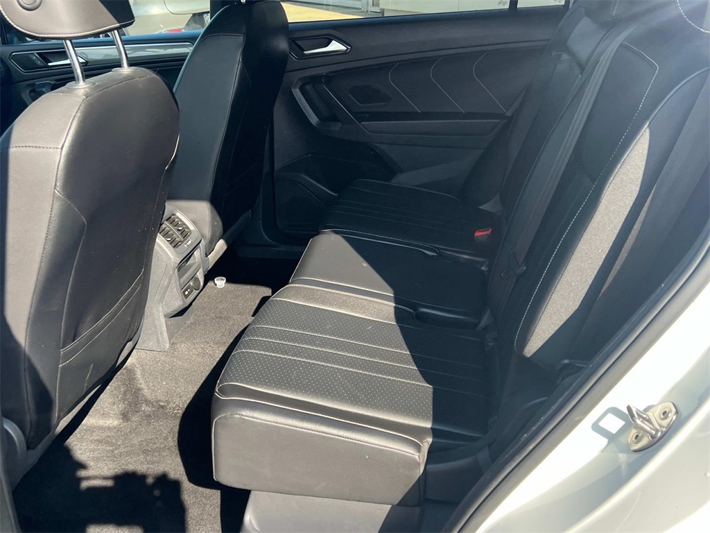 2022 Volkswagen Tiguan SE R-Line Black photo 11