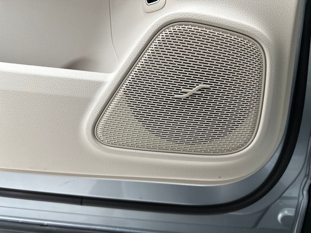 2025 Mercedes Benz GLA 250 photo 16