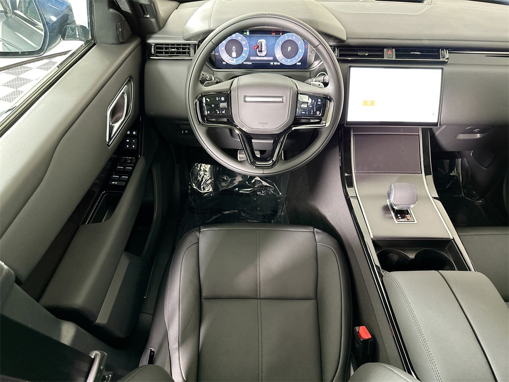 2026 Land Rover Range Rover Velar SE photo 21
