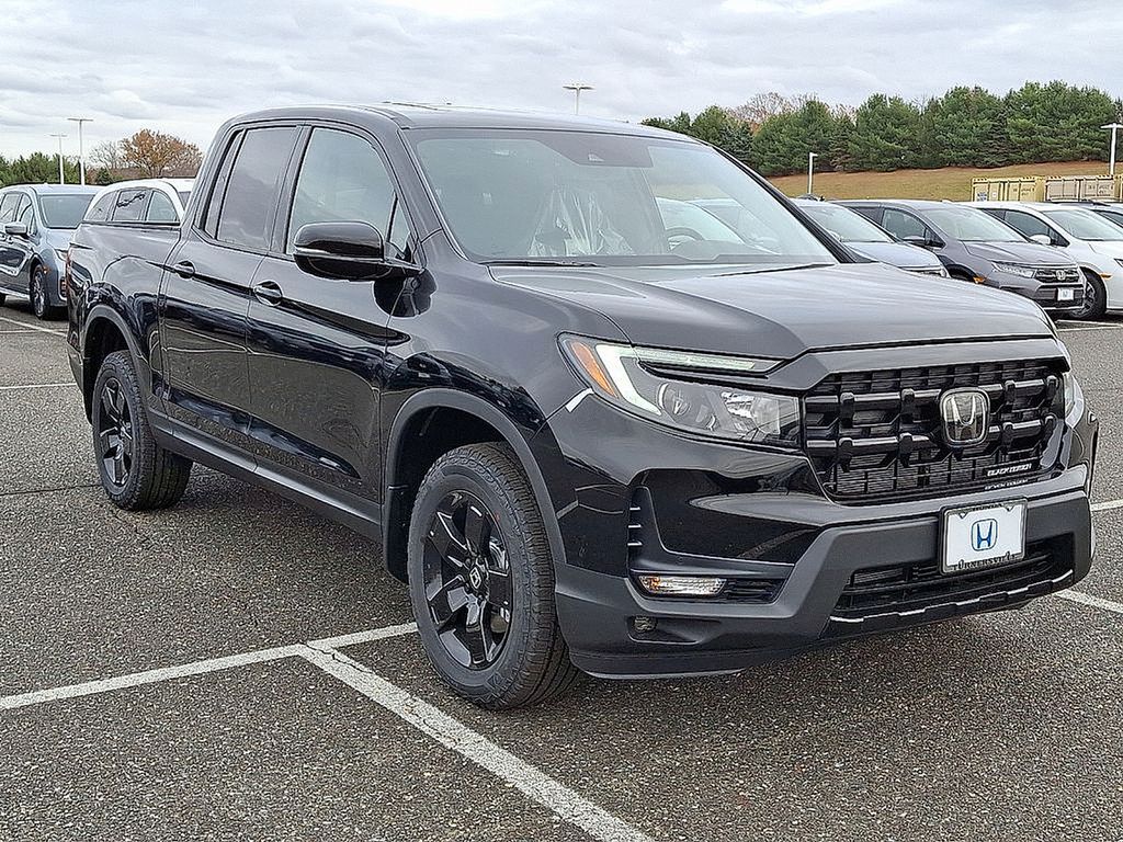 2025 Honda Ridgeline Black Edition photo 2