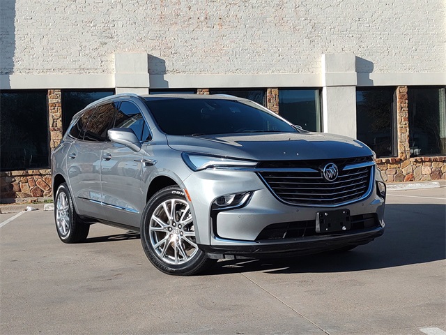 2023 Buick Enclave Essence's photo