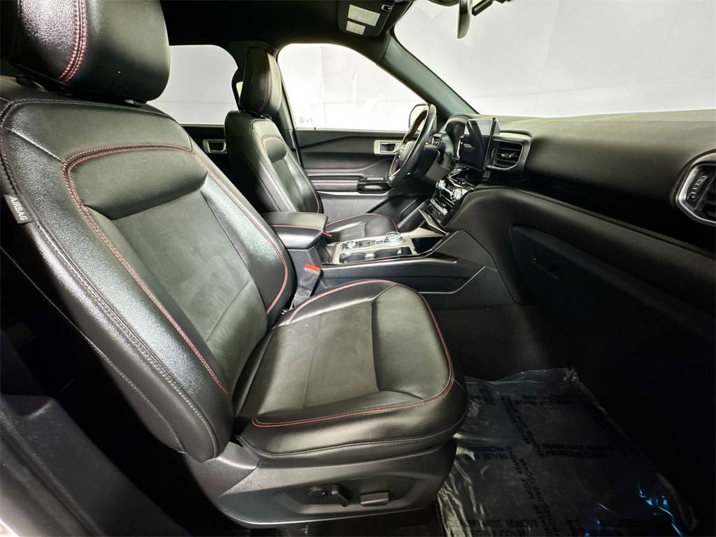 2022 Ford Explorer ST-Line photo 10