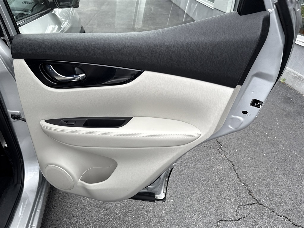 2019 Nissan Rogue Sport SV photo 36