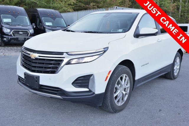 2023 Chevrolet Equinox LT photo 3