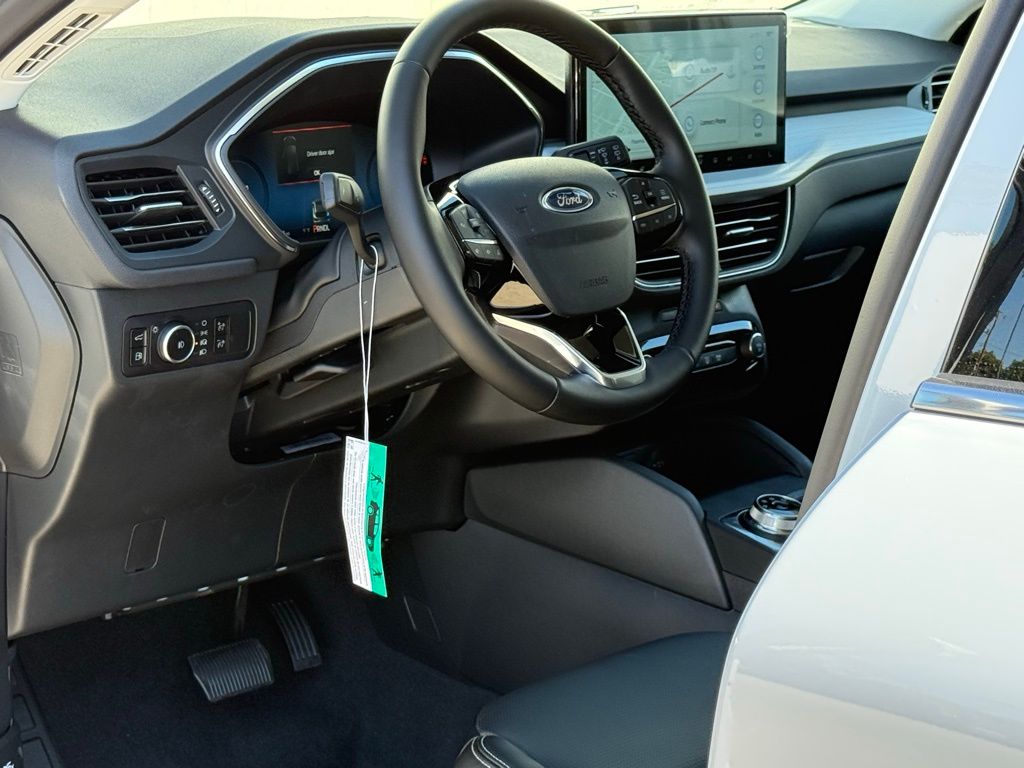 2025 Ford Escape Platinum photo 7