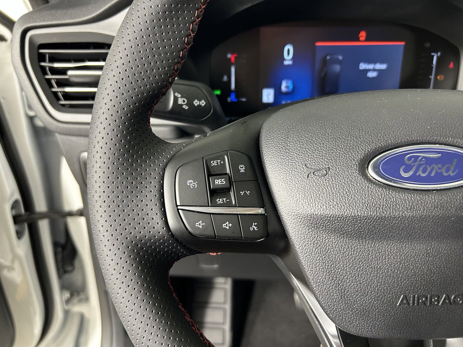 2025 Ford Escape ST-Line photo 27