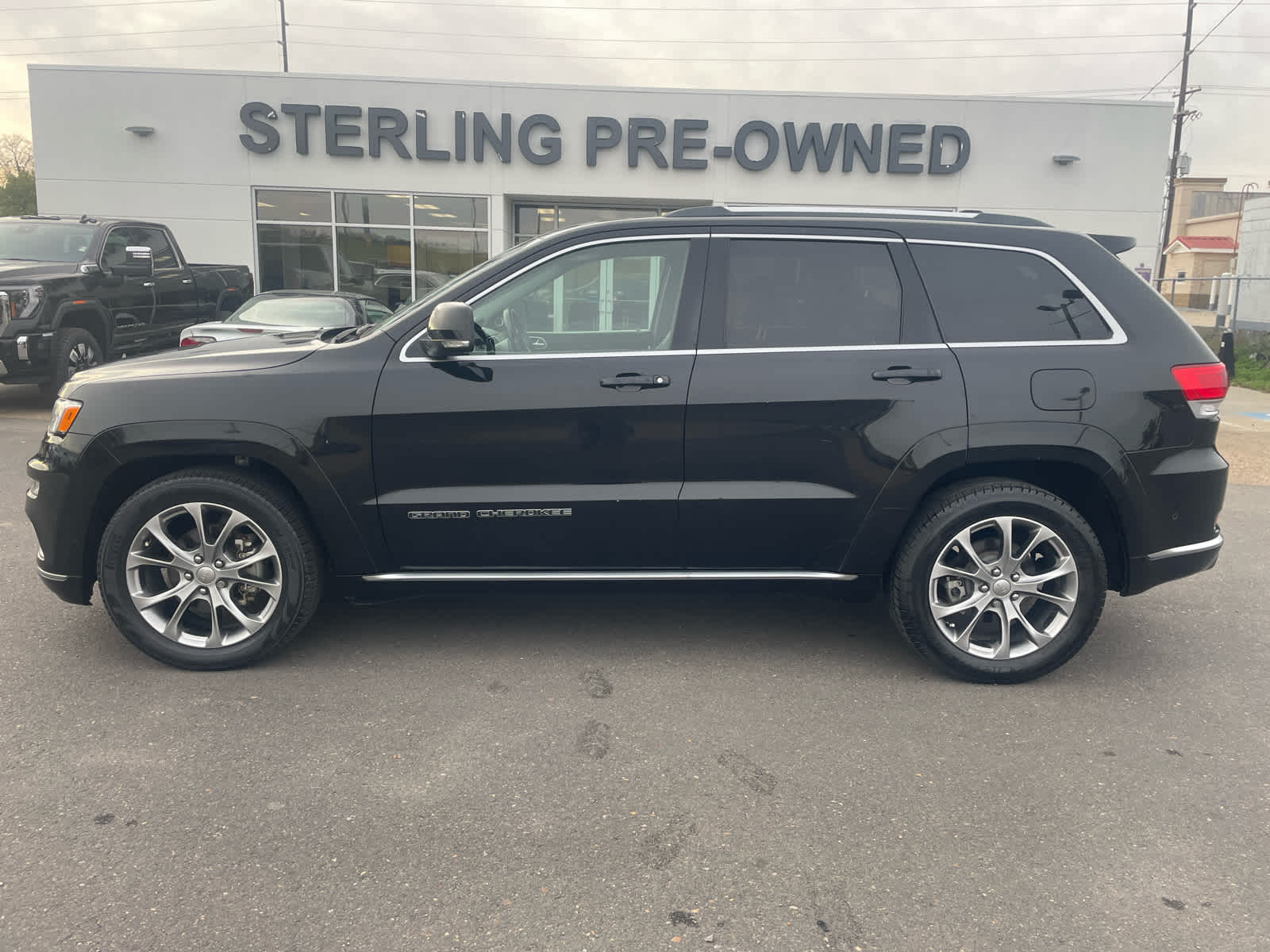 2019 Jeep Grand Cherokee Summit's photo