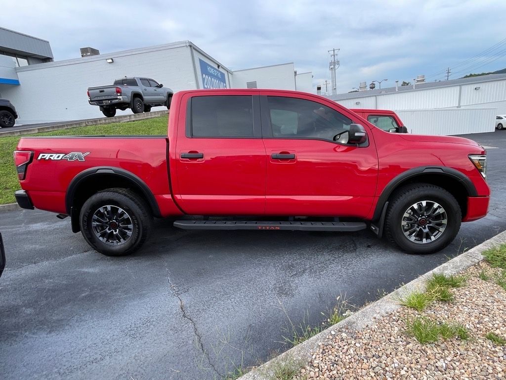 2023 Nissan Titan PRO-4X photo 8