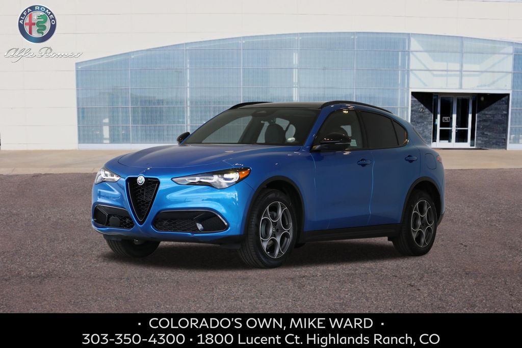 2025 Alfa Romeo Stelvio Base's photo