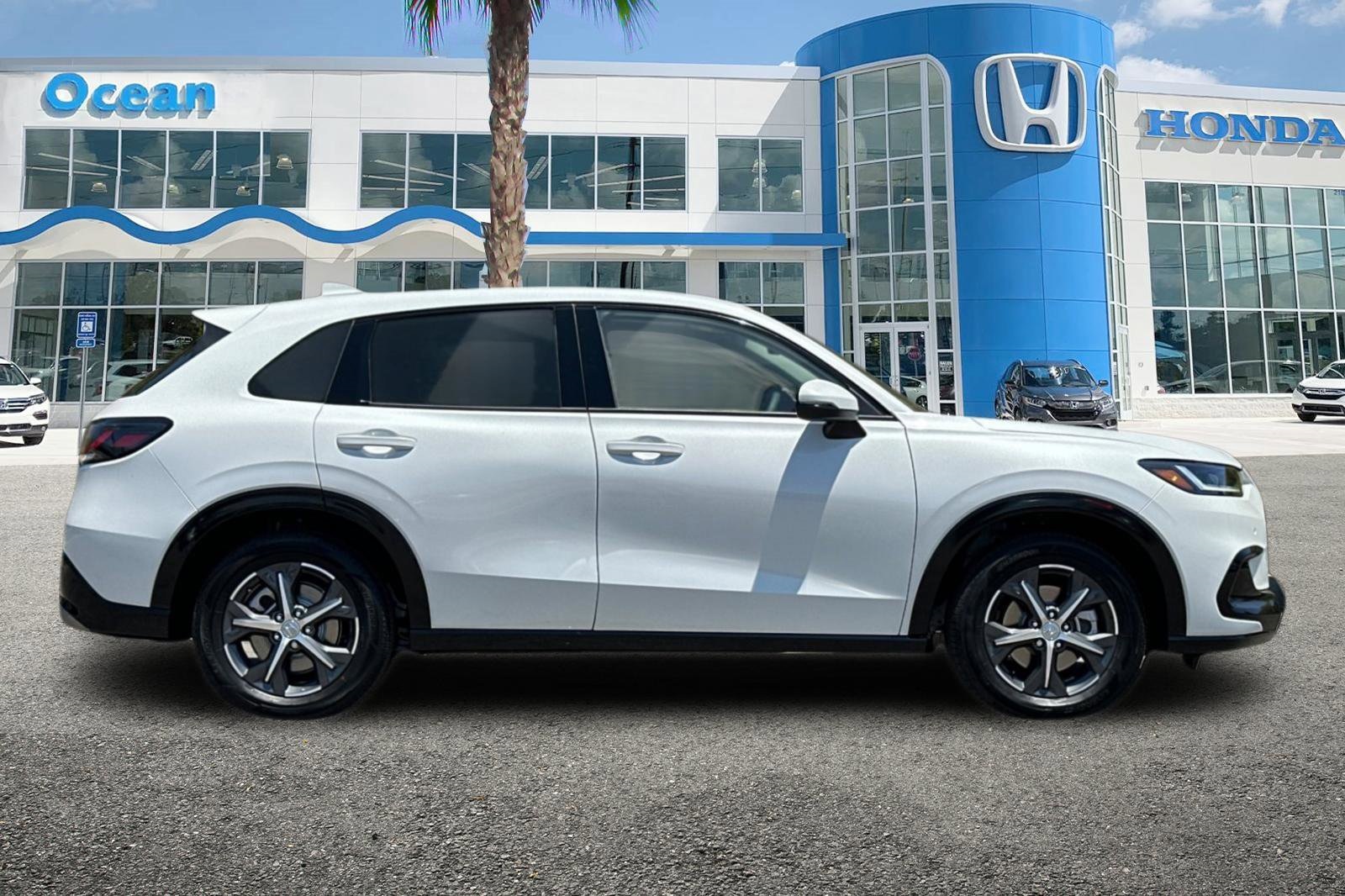 2025 Honda HR-V EX-L photo 3