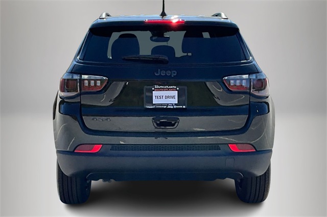 2026 Jeep Compass Latitude Altitude photo 3