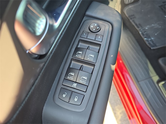 2026 Chrysler Voyager LX photo 14