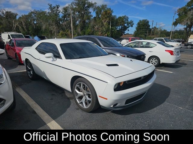 2016 Dodge Challenger SXT's photo