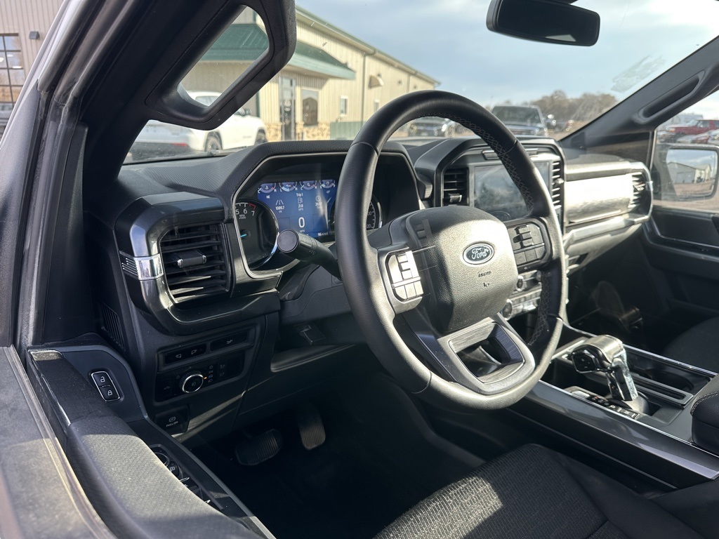 2023 Ford F-150 XLT photo 2