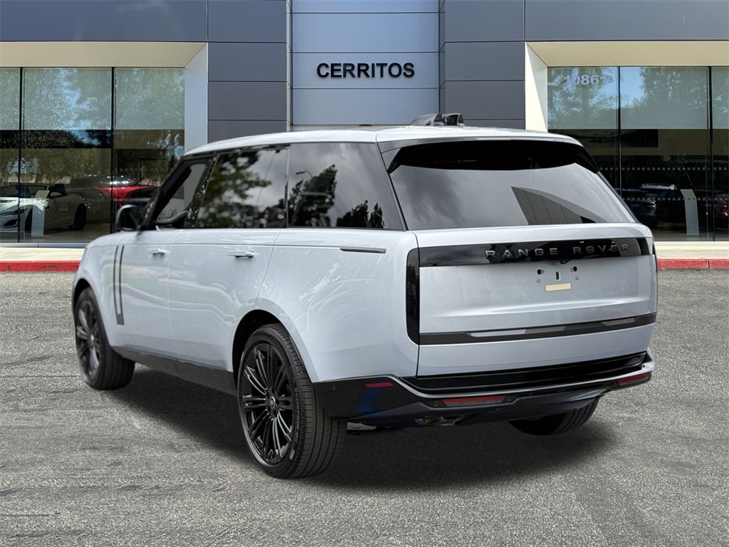 2025 Land Rover Range Rover SE photo 4
