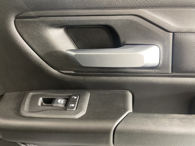 2025 Ram 1500 Tradesman photo 9