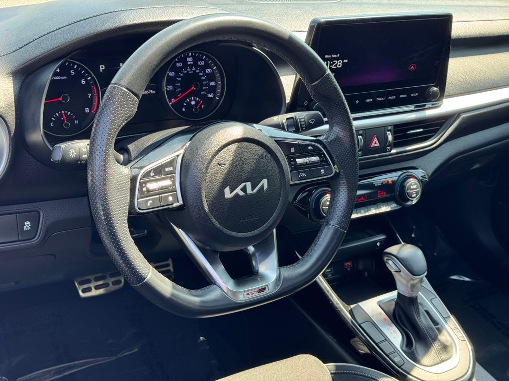 2023 Kia Forte GT-Line photo 17