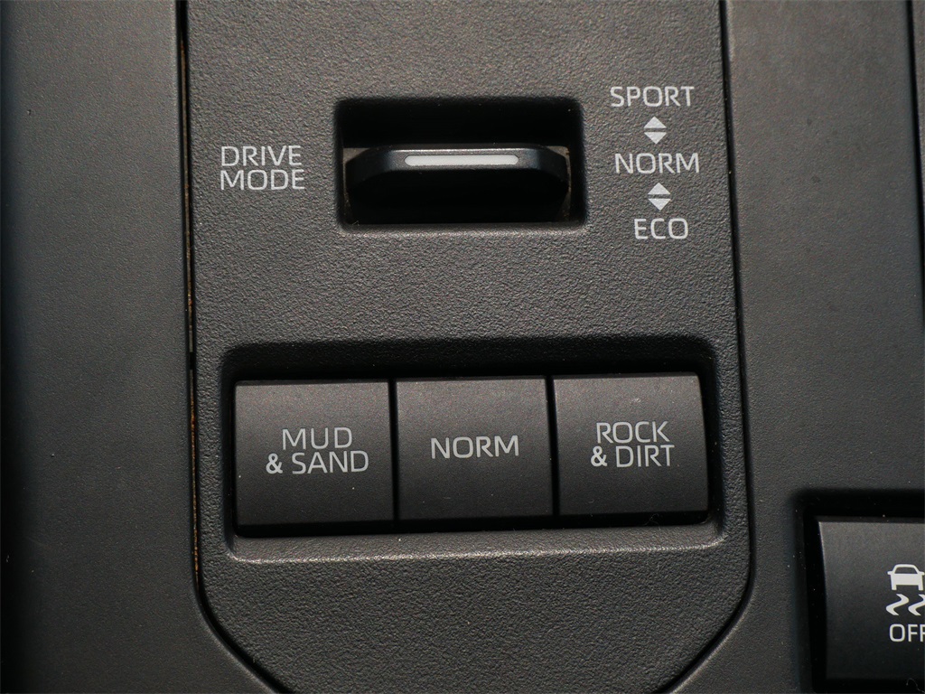 2022 Toyota Highlander XLE photo 25