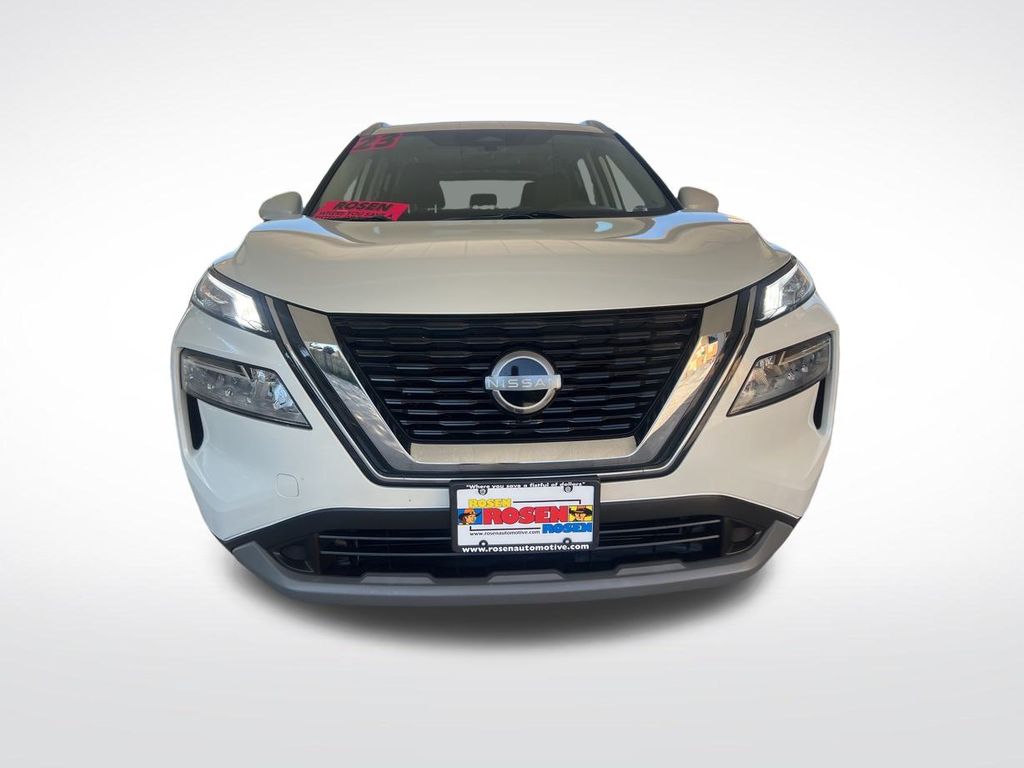 2023 Nissan Rogue SV photo 2