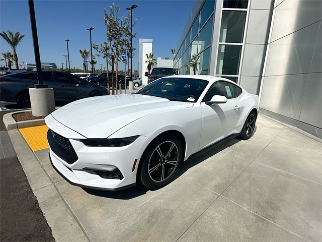 2025 Ford Mustang EcoBoost photo 3