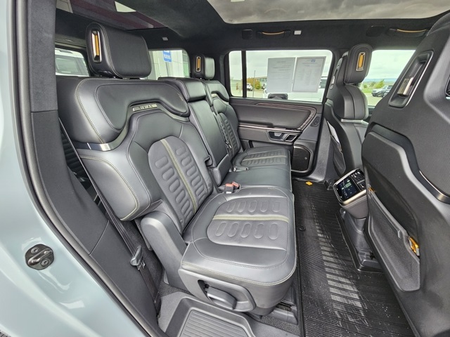 2023 Rivian R1S Adventure photo 21