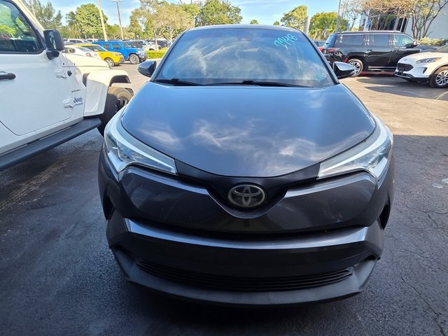 2018 Toyota C-HR XLE photo 2