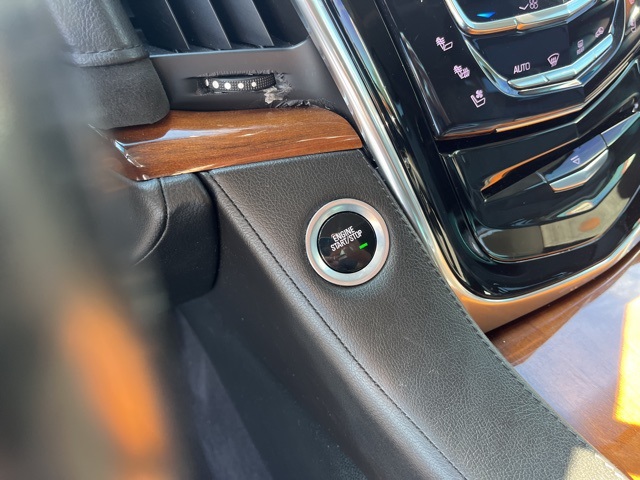 2017 Cadillac Escalade Premium Luxury photo 23