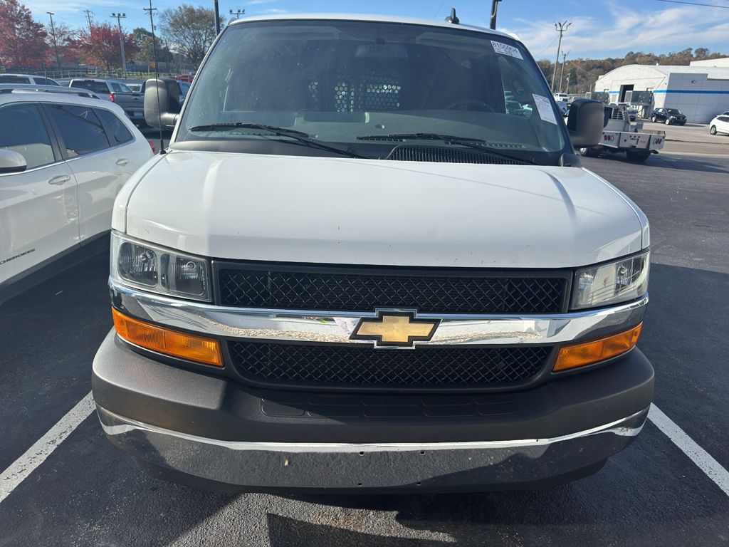 2024 Chevrolet Express Cargo 2500 photo 2