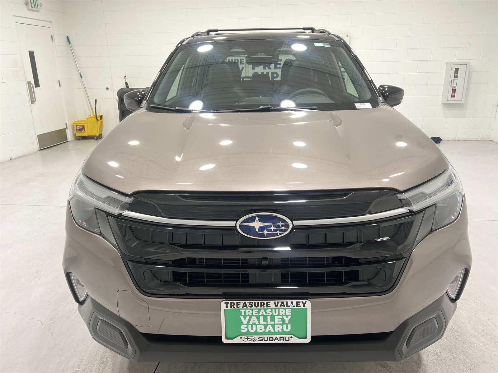 2025 Subaru Forester Touring photo 3