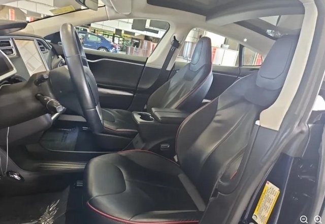 2013 Tesla Model S Performance photo 2