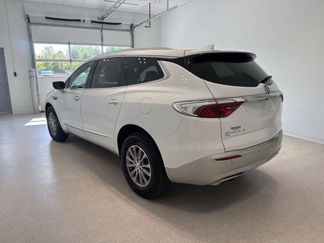 2024 Buick Enclave Essence photo 3