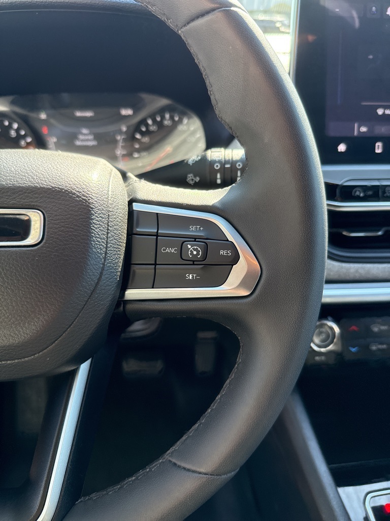 2024 Jeep Compass Latitude photo 39