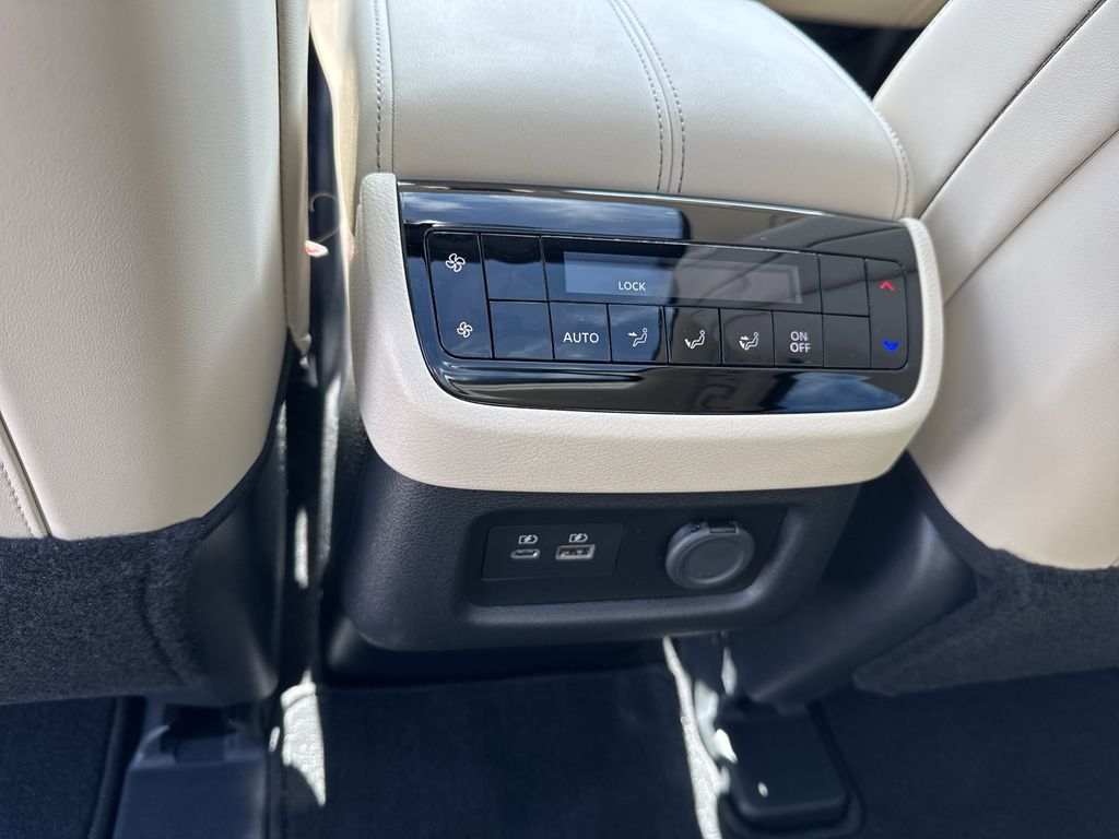 2024 Infiniti QX60 Luxe photo 35