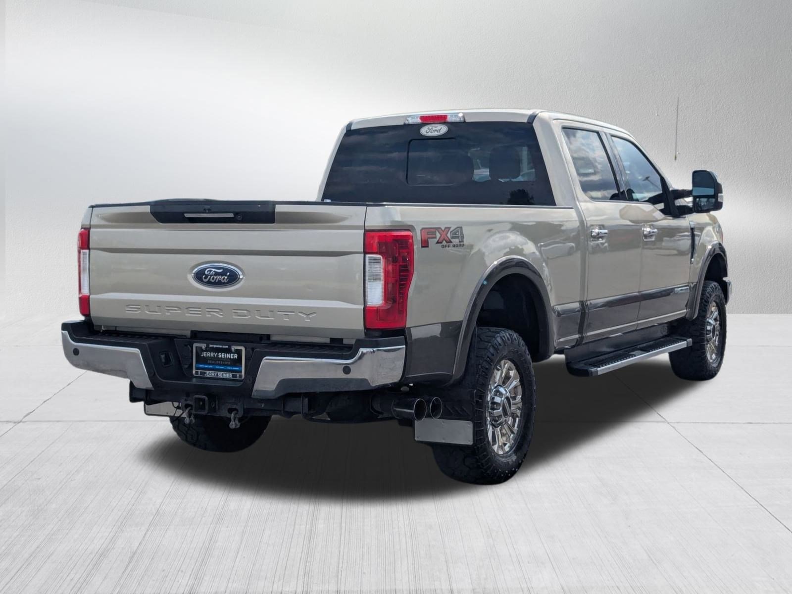 2017 Ford F-250 Lariat photo 4