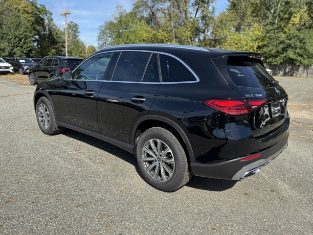 2026 Mercedes Benz GLC 300 4MATIC photo 4