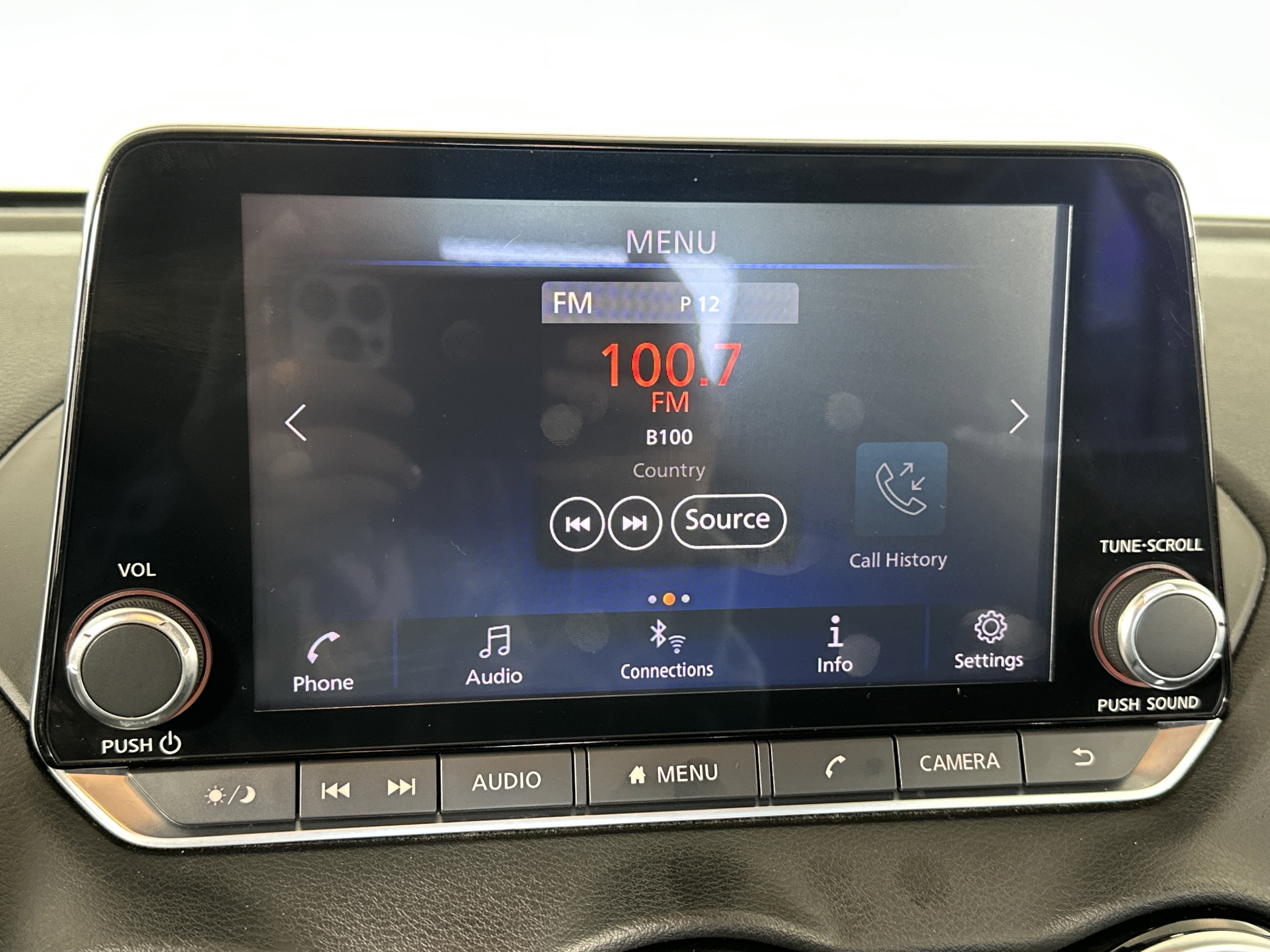 2020 Nissan Sentra SV photo 2