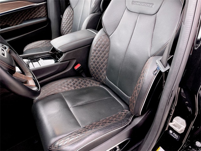 2024 Jeep Grand Cherokee L Summit photo 2