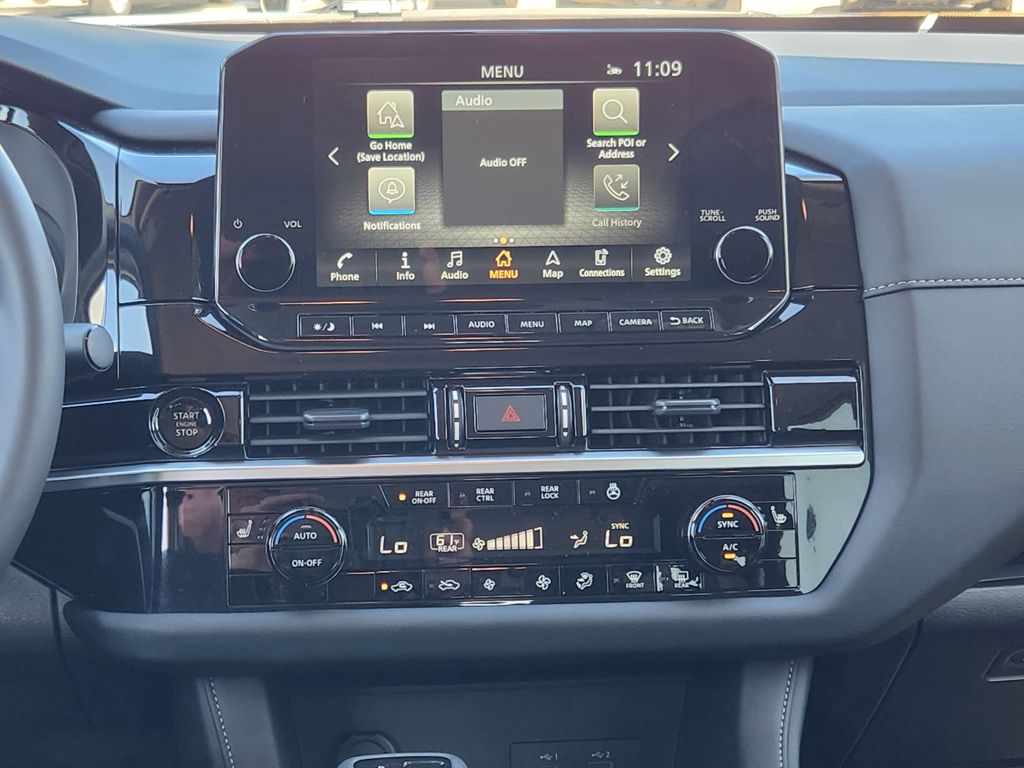 2025 Nissan Pathfinder SL photo 18