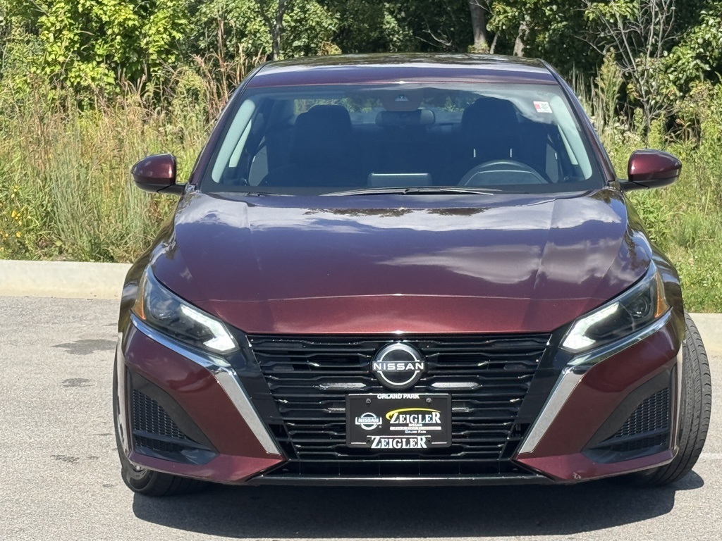 2023 Nissan Altima 2.5 SV photo 2