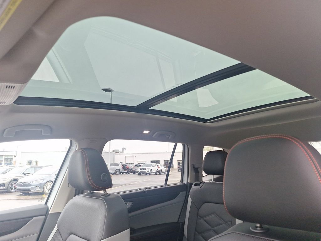 2025 Volkswagen Atlas Peak Edition SE photo 16